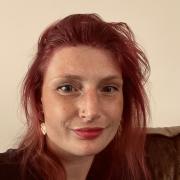 medium Yasmijn- Hoi lieve mensen, ik ben medium Yasmijn en ik help je graag. Samen met mijn kaarten en gevoel help ik je met al je vragen over de liefde en andere dingen waar u in vast loopt in het leven.  Ook voor vragen die opvoeding gerelateerd zijn kan ik je helpen. Veel liefs, Yasmijn. Helderziende mediums staan voor u klaar als u het even niet meer zitten of als u gewoon een luisterend oor zoekt. Professionele  helderziende mediums zijn op hun eigen bijzondere specialiteiten gescreend en getest. U kan hier terecht voor  paranormaal en betrouwbaar advies.